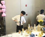 調(diào)酒師培訓(xùn)_“遇見玫瑰”聯(lián)誼活動調(diào)酒師學(xué)員實(shí)踐