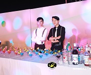 調(diào)酒師培訓(xùn)-江門江海廣場招商發(fā)布會雞尾酒會實(shí)踐